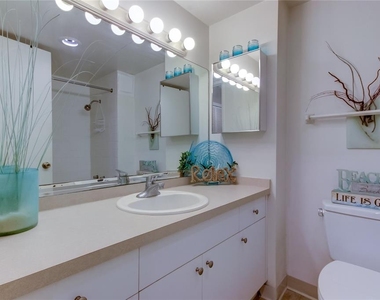 880 Mandalay Avenue - Photo Thumbnail 14