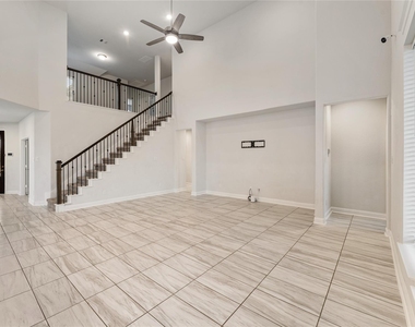 7623 Water Glen Lane - Photo Thumbnail 21