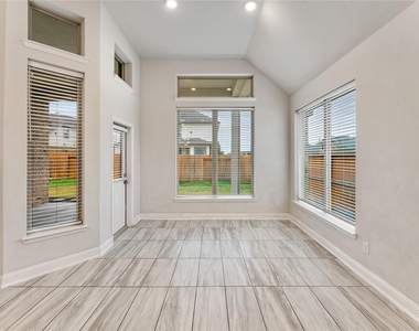 7623 Water Glen Lane - Photo Thumbnail 19