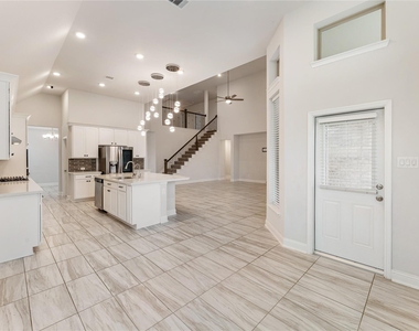 7623 Water Glen Lane - Photo Thumbnail 20