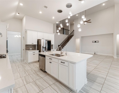 7623 Water Glen Lane - Photo Thumbnail 15