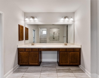 7623 Water Glen Lane - Photo Thumbnail 29