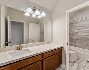 7623 Water Glen Lane - Photo Thumbnail 42