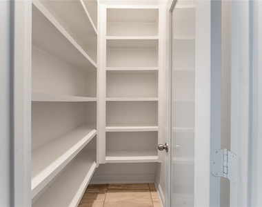 7623 Water Glen Lane - Photo Thumbnail 12