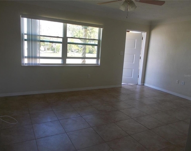 5982 52nd Avenue N - Photo Thumbnail 4