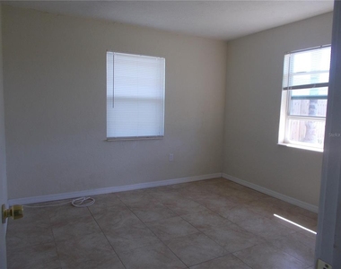 5982 52nd Avenue N - Photo Thumbnail 8