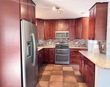912 Carvell Drive - Photo Thumbnail 8