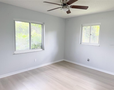 912 Carvell Drive - Photo Thumbnail 11
