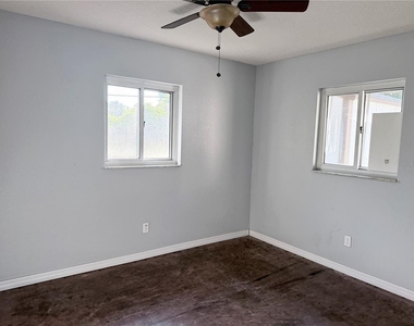 912 Carvell Drive - Photo Thumbnail 11