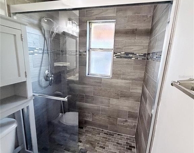 912 Carvell Drive - Photo Thumbnail 18