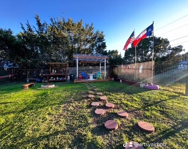 1104 Blueridge Dr - Photo Thumbnail 14