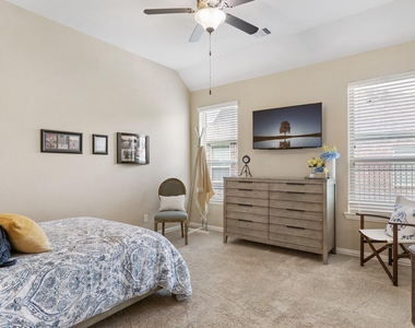 126 S Sawbridge Circle - Photo Thumbnail 10