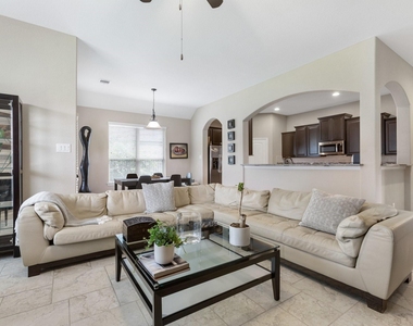 126 S Sawbridge Circle - Photo Thumbnail 5
