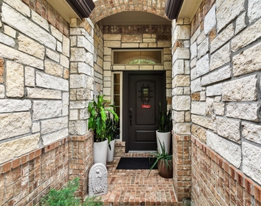126 S Sawbridge Circle - Photo Thumbnail 1