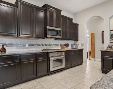 126 S Sawbridge Circle - Photo Thumbnail 6