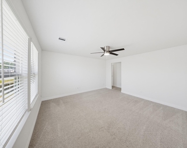 40615 Guillemont Lane - Photo Thumbnail 14