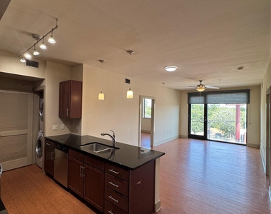 3016 Guadalupe St - Photo Thumbnail 2