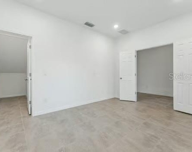 7043 Twilight Bay Drive - Photo Thumbnail 9