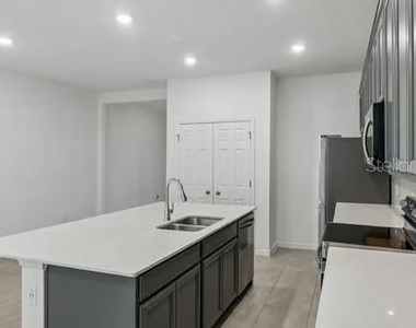 7043 Twilight Bay Drive - Photo Thumbnail 3