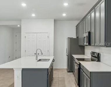 7043 Twilight Bay Drive - Photo Thumbnail 4