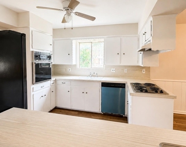 10223 Knoboak Drive - Photo Thumbnail 1