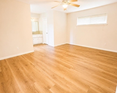 10223 Knoboak Drive - Photo Thumbnail 11