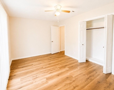 10223 Knoboak Drive - Photo Thumbnail 13