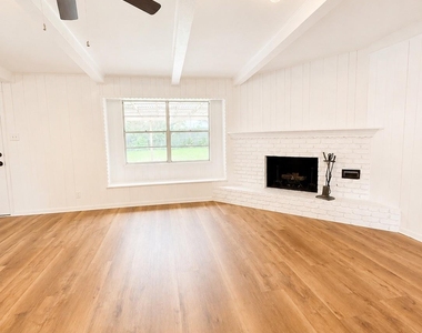 10223 Knoboak Drive - Photo Thumbnail 5
