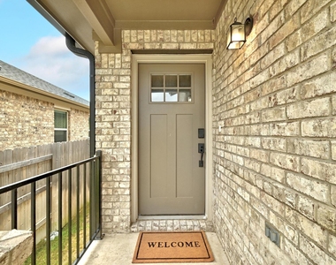 149 Hackberry Ln - Photo Thumbnail 3