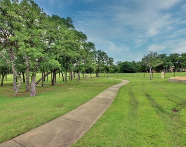 149 Hackberry Ln - Photo Thumbnail 25