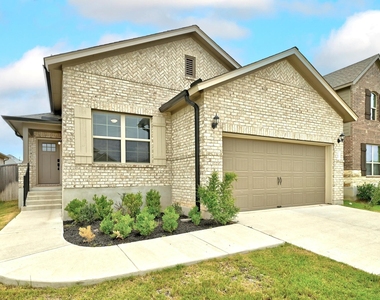 149 Hackberry Ln - Photo Thumbnail 2