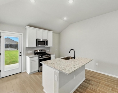149 Hackberry Ln - Photo Thumbnail 10