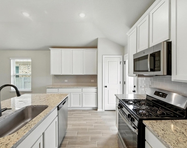 149 Hackberry Ln - Photo Thumbnail 11
