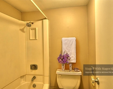 9009 Richmond Avenue - Photo Thumbnail 8