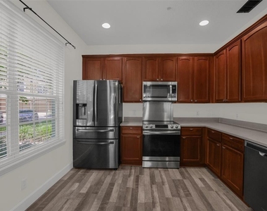 740 Ashworth Overlook Drive - Photo Thumbnail 9
