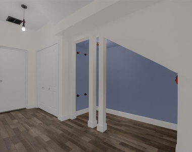 740 Ashworth Overlook Drive - Photo Thumbnail 13