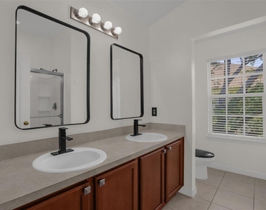 740 Ashworth Overlook Drive - Photo Thumbnail 23