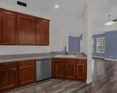 740 Ashworth Overlook Drive - Photo Thumbnail 12