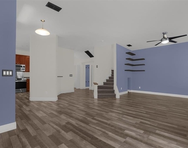 740 Ashworth Overlook Drive - Photo Thumbnail 5