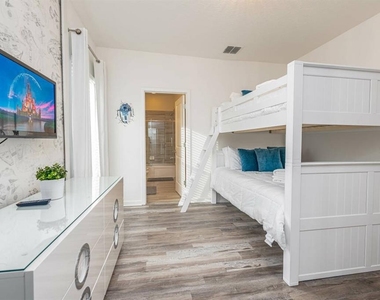 2678 Calistoga Avenue - Photo Thumbnail 17