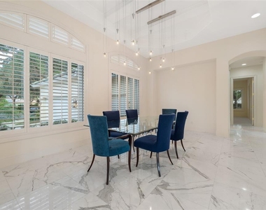 9701 Lake Isleworth Court - Photo Thumbnail 5