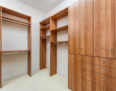 9701 Lake Isleworth Court - Photo Thumbnail 21