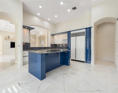 9701 Lake Isleworth Court - Photo Thumbnail 8