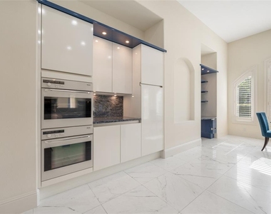 9701 Lake Isleworth Court - Photo Thumbnail 11