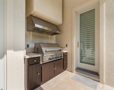 9701 Lake Isleworth Court - Photo Thumbnail 39