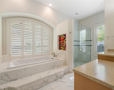 9701 Lake Isleworth Court - Photo Thumbnail 29
