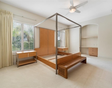 9701 Lake Isleworth Court - Photo Thumbnail 28