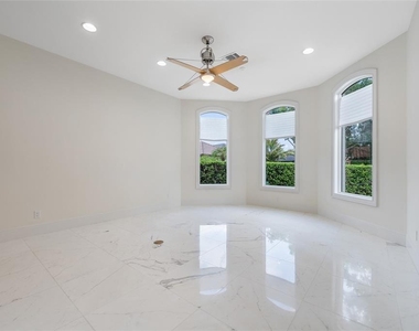 9701 Lake Isleworth Court - Photo Thumbnail 22