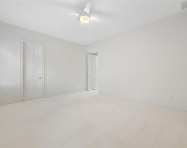 9701 Lake Isleworth Court - Photo Thumbnail 25