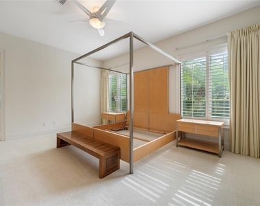 9701 Lake Isleworth Court - Photo Thumbnail 27